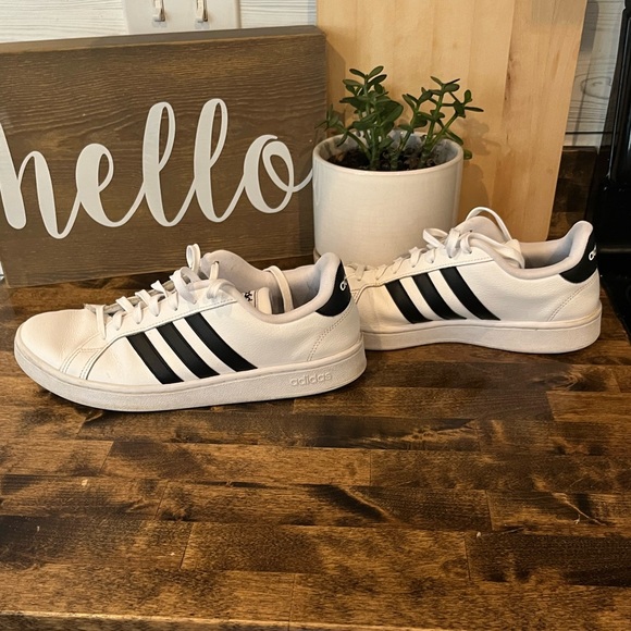 Men’s 10 1/2 Grand Court, Adidas - Picture 6 of 7